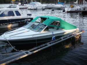 Båtkapell till dcbåt på Tyresö.