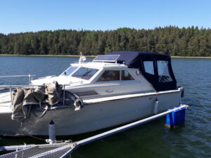 Båtkapell till Coronet på Värmdö.