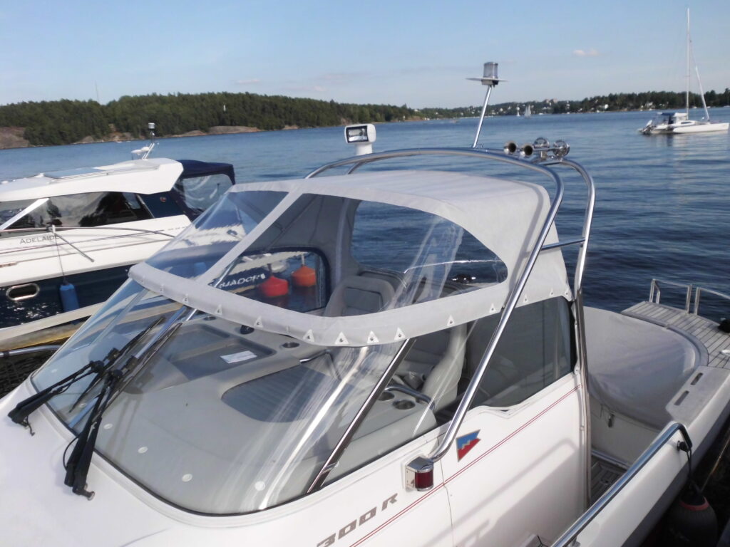 Båtkapell till walkaroundbåt.